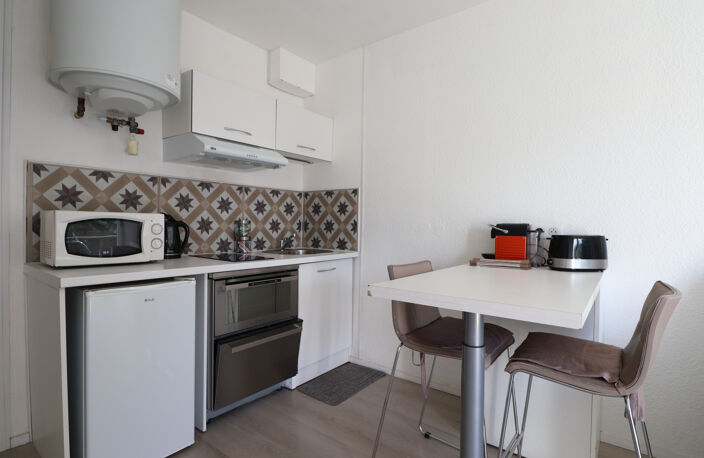 ROYAN - QUARTIER DU PARC - APPARTEMENT T1 AVEC BALCON ET PARKING - 150 M PLAGE — photo 5
