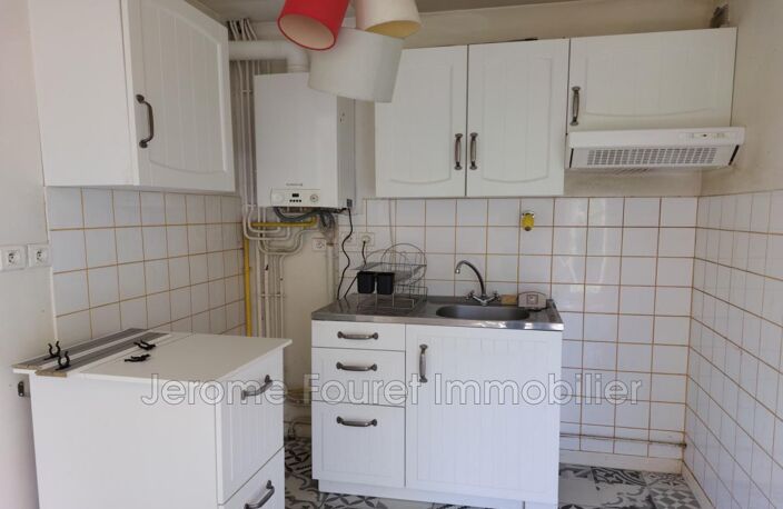 Maison à deux pas du centre-ville et des commodités — photo 5