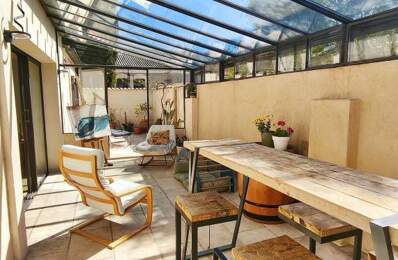 ✨ Maison de ville pleine de charme avec terrasse de 45 m² et revenus locatifs ✨ — photo du bien