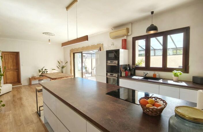 ✨ Maison de ville pleine de charme avec terrasse de 45 m² et revenus locatifs ✨ — photo 3
