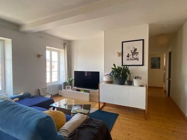 Appartement À Vendre — photo du bien