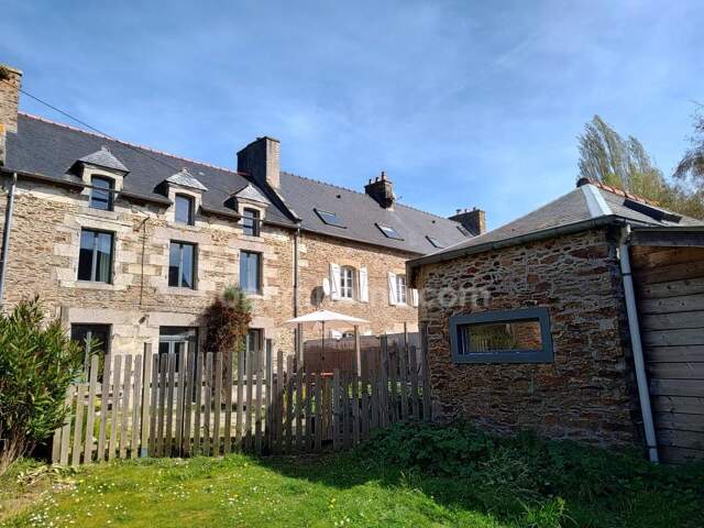 Maison en pierres 112 m² et dépendances — photo du bien