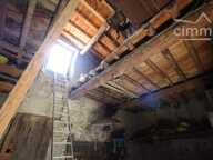 A vendre deux granges chacune sur deux niveaux à rénover — photo 4