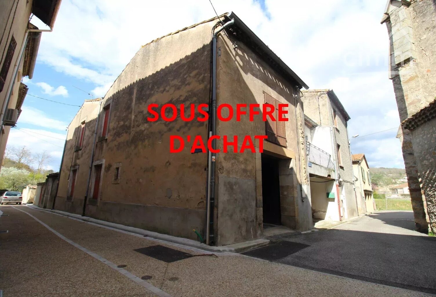 A vendre un garage sur deux niveaux idéalement placé — photo 1