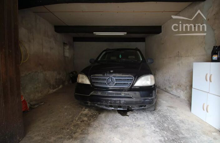 A vendre un garage sur deux niveaux idéalement placé — photo 3