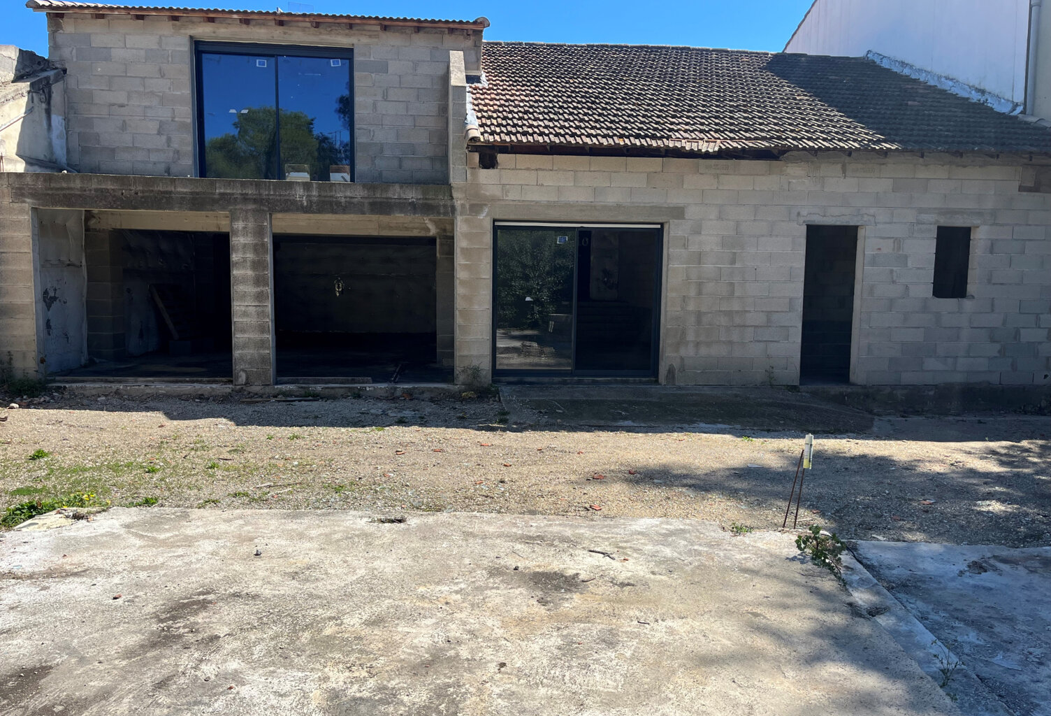 NIMES PROCHE CENTRE VILLE Maison / loft à terminer de 149 m2 — photo 1