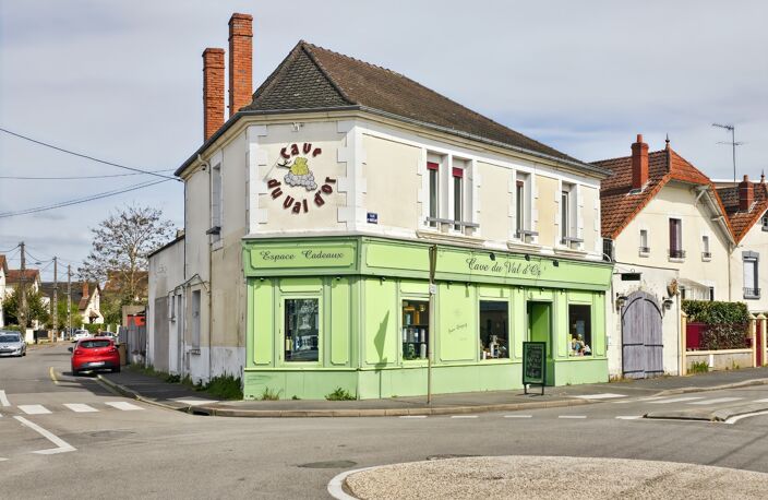 Immeuble de rapport – commerce loué 263 m² + appartement à rénover – NEVERS (58) — photo 2