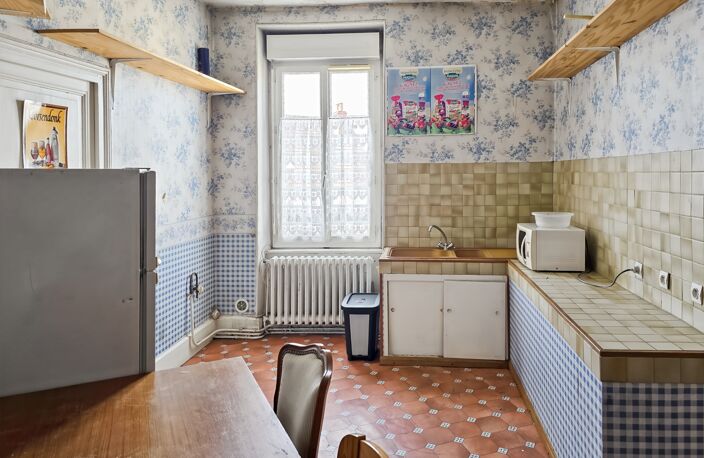 Immeuble de rapport – commerce loué 263 m² + appartement à rénover – NEVERS (58) — photo 3