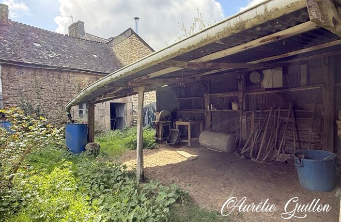 Maison en pierre à rénover – Fort potentiel – Saint-Servant — photo 3
