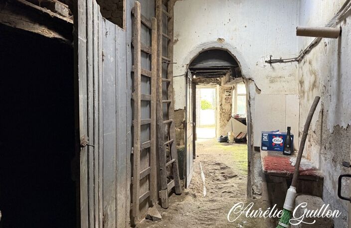 Maison en pierre à rénover – Fort potentiel – Saint-Servant — photo 5