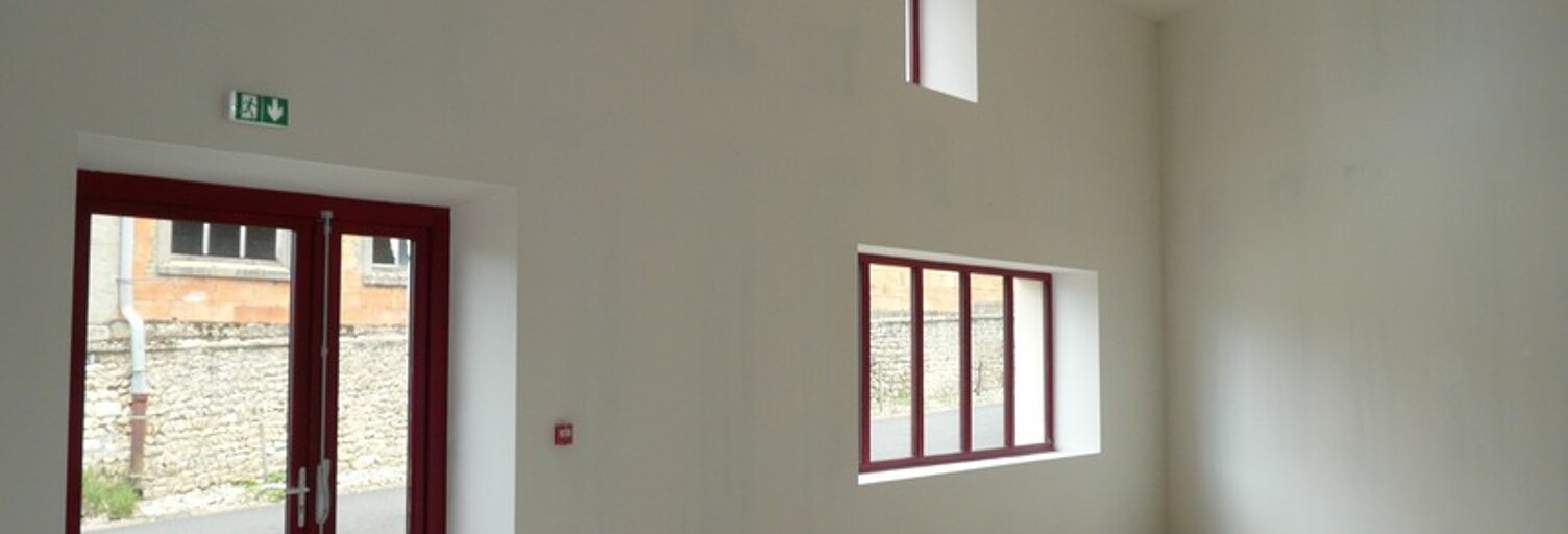 Commerce 11 Pièces 291 m² à louer à Bourg-Charente (16200)