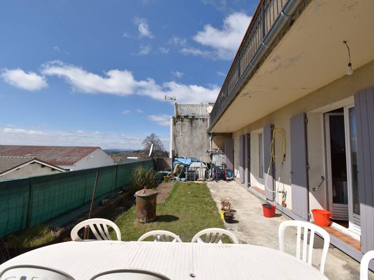 Centre de Saint Agrève, maison de plain-pied avec terrasse! — photo 1