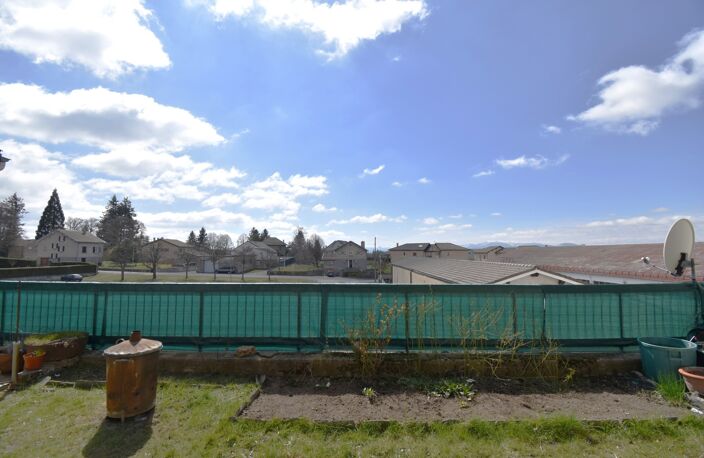 Centre de Saint Agrève, maison de plain-pied avec terrasse! — photo 2