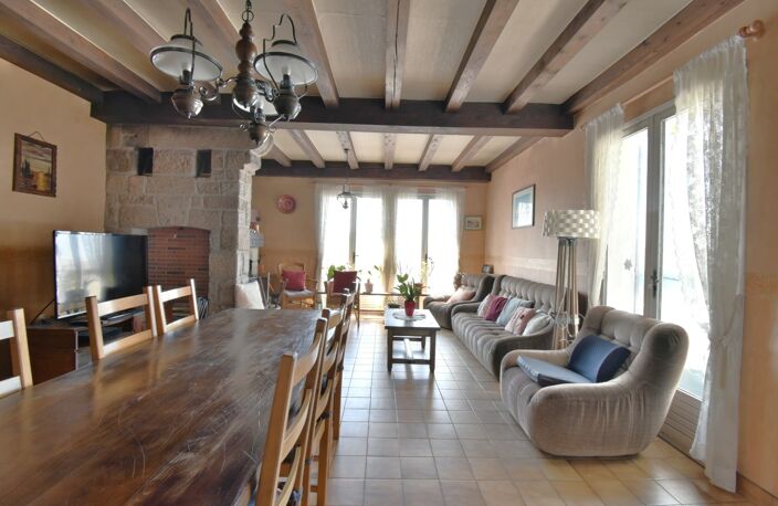 Centre de Saint Agrève, maison de plain-pied avec terrasse! — photo 4