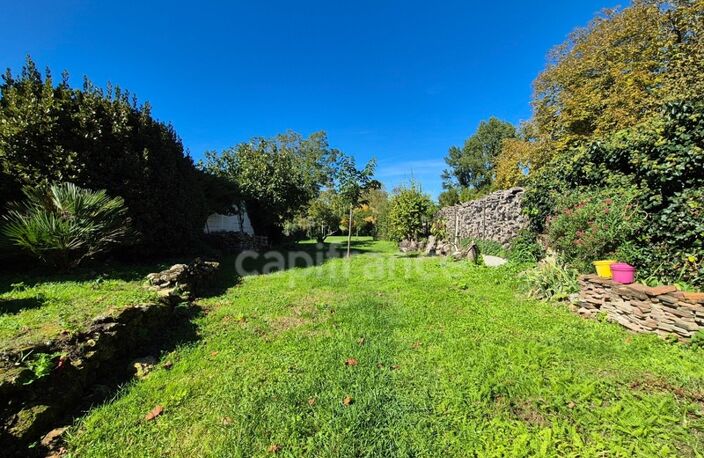 Maison à vendre 4 pièces MEURSAC (17) - Jardin — photo 2