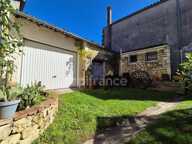 Maison à vendre 4 pièces MEURSAC (17) - Jardin — photo 4