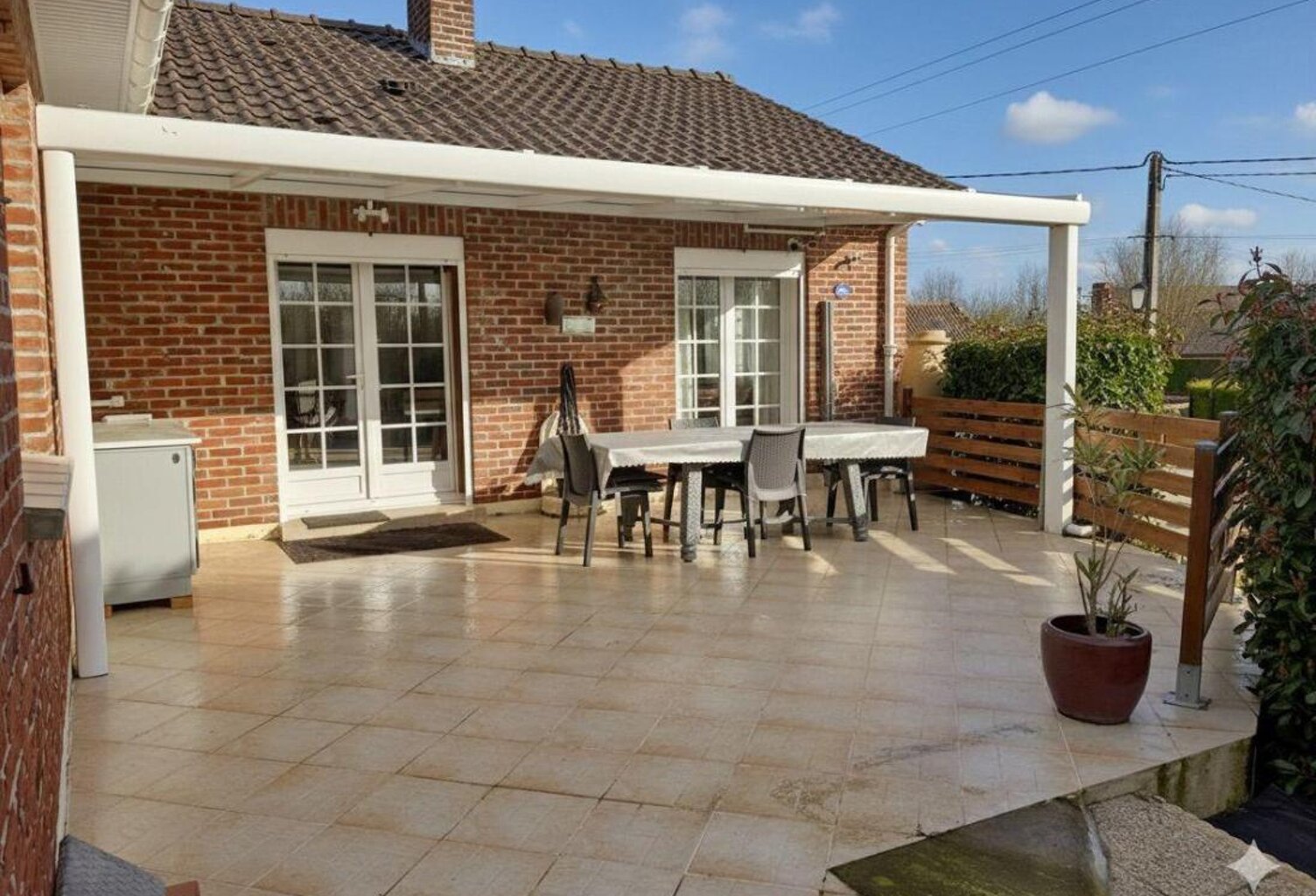 Maison de plain-pied avec sous-sol complet — photo 1
