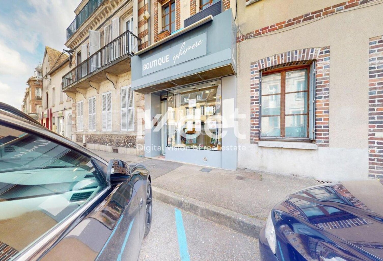 Immeuble avec salon de coiffure — photo 1