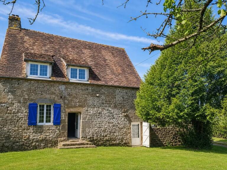 Maison historique de 180 m² à Magny-le-Désert — photo 1