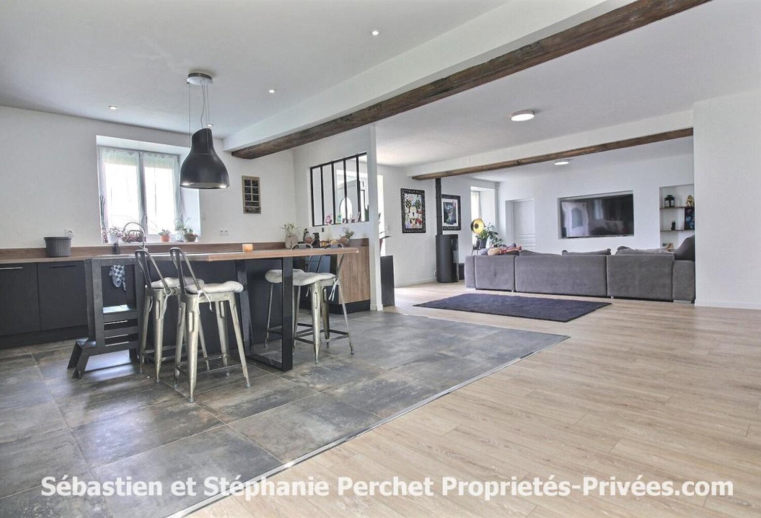 En exclusivité - Corps de ferme  362 m² - 8 chambres -terrain 1,2 ha - granges 500 m² — photo 1