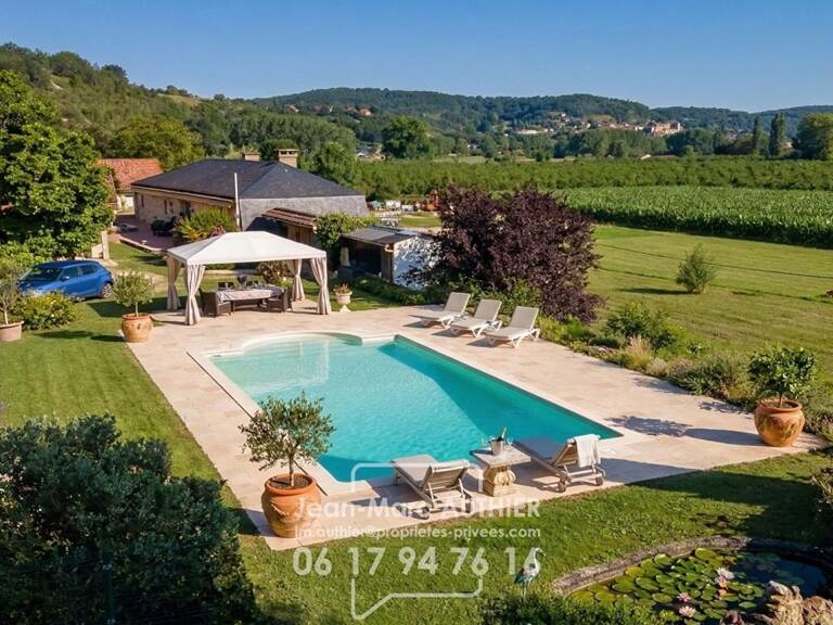 Maison  atypique de 228 m2 4 chambres jardin piscine proche commerces — photo 1