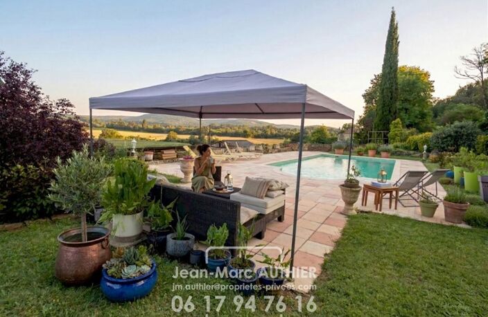 Maison  atypique de 228 m2 4 chambres jardin piscine proche commerces — photo 2