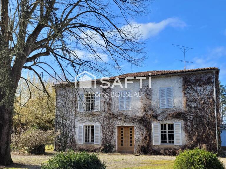 Maison d'exception aux vastes pièces  dans un écrin de verdure — photo 1