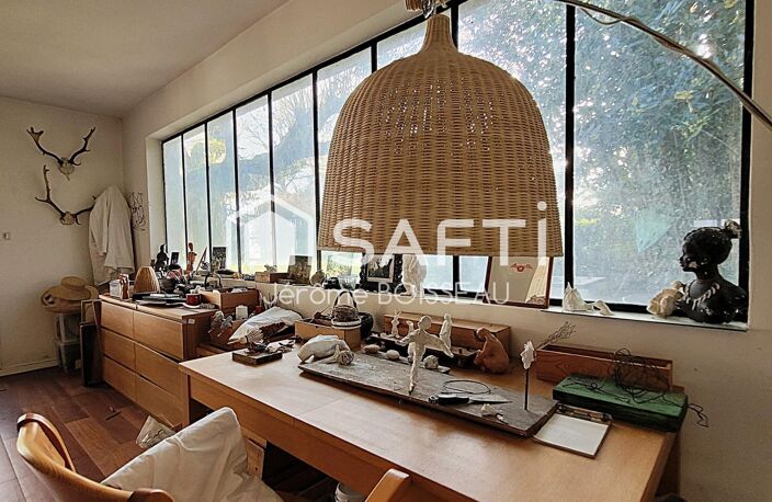 Maison d'exception aux vastes pièces  dans un écrin de verdure — photo 3