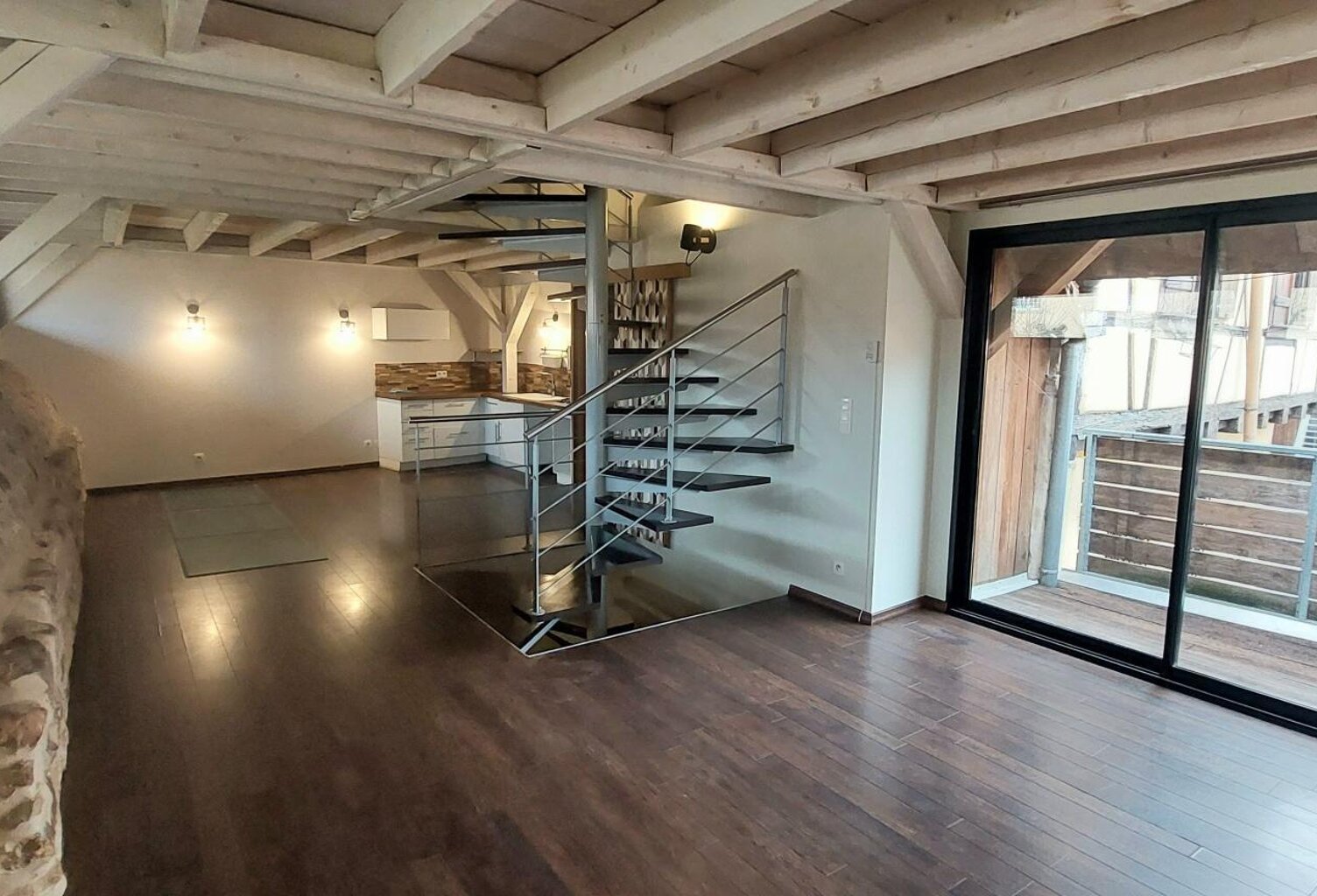 Maison authentique 102 m², 4 pièces, terrasse, garage, louée — photo 1