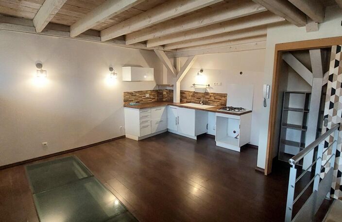Maison authentique 102 m², 4 pièces, terrasse, garage, louée — photo 2