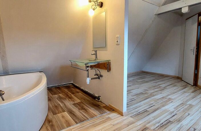 Maison authentique 102 m², 4 pièces, terrasse, garage, louée — photo 5