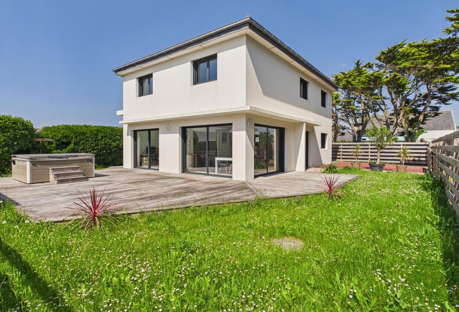 VOTRE MAISON MODERNE AU BORD DU DOSSEN, AVEC TERRASSE ET SPA ! — photo 1