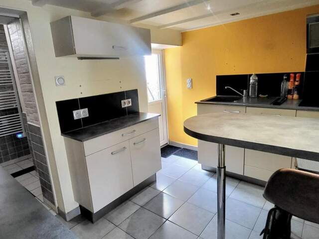 LE HOULME : Maison de Ville rénovée de 75 m² avec 3 CH, Terrasse et bâtiment annexe - Prix attractif ! — photo du bien