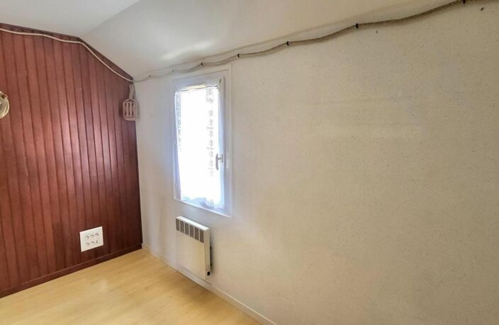 LE HOULME : Maison de Ville rénovée de 75 m² avec 3 CH, Terrasse et bâtiment annexe - Prix attractif ! — photo 4