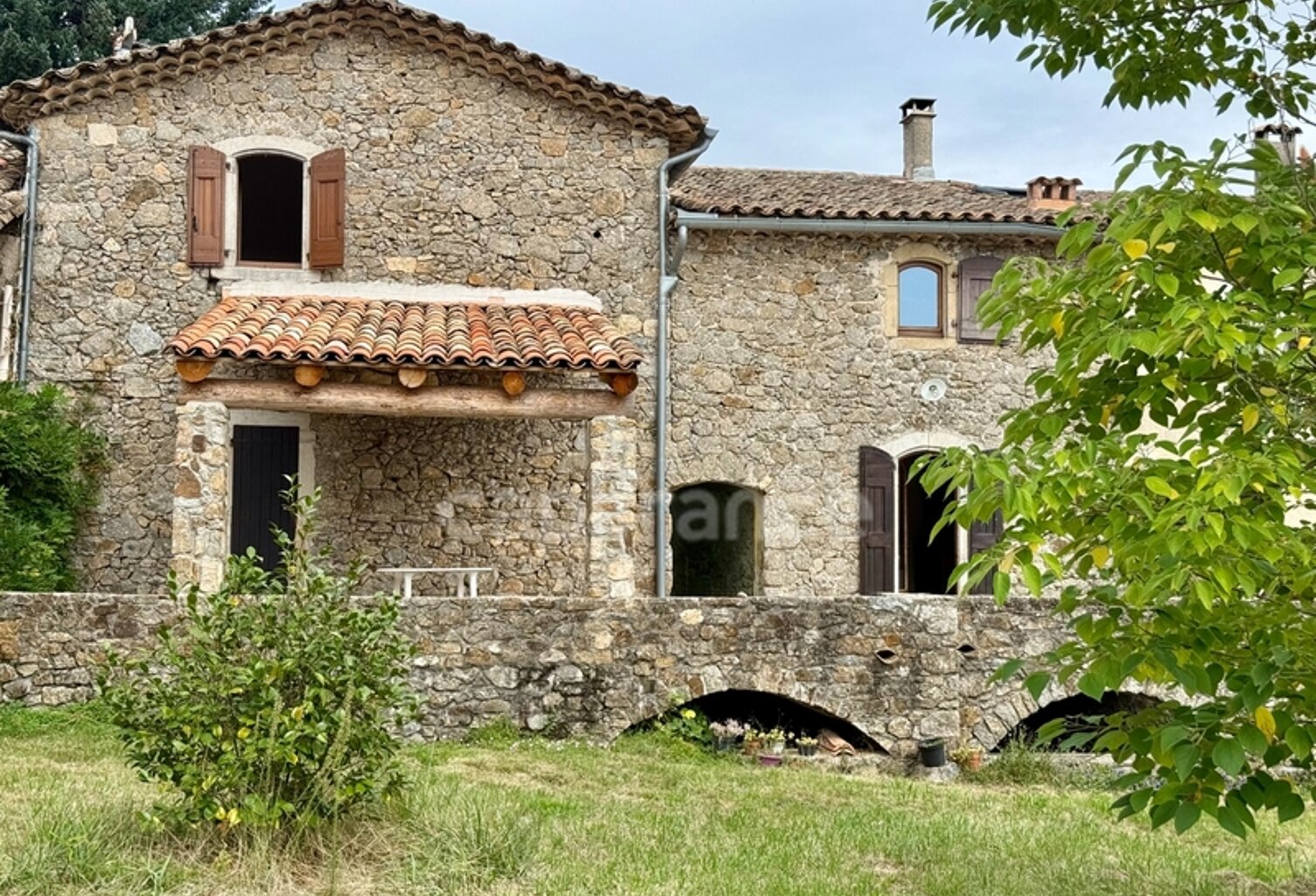 Maison bourgeoise mitoyenne à vendre 9 pièces COLOGNAC (30) terrain env. 1600m2 — photo 1