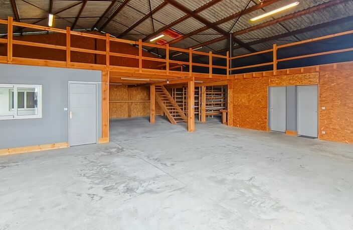 Local d'activité avec bureau et stockage à louer proche d'Eymet — photo 2