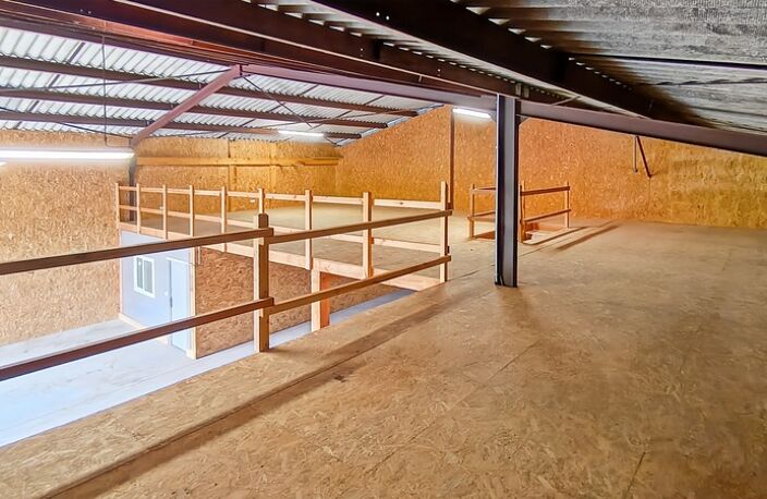 Local d'activité avec bureau et stockage à louer proche d'Eymet — photo 4