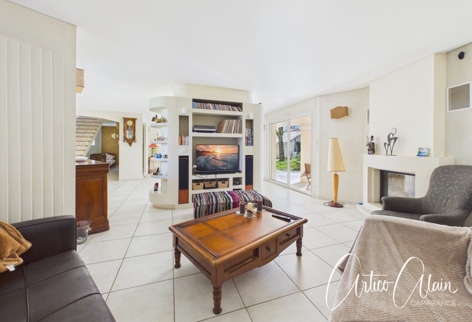 Maison familiale de standing – 230 m² – Terrain arboré de 2 080 m² avec piscine — photo 1