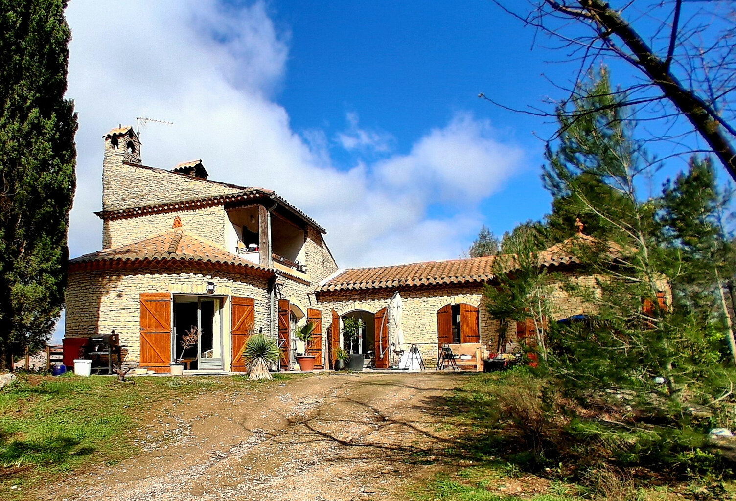 DEPT 13 - Orgon - maison doublée en pierre 4 chambres avec g — photo 1