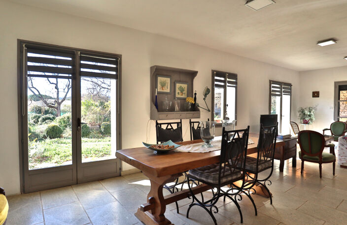 Dept 84 - Gordes - Belle bâtisse au calme - 164 m2 de surfac — photo 4
