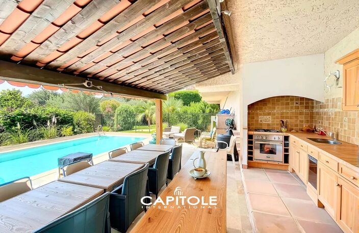 VALLAURIS - Villa 5 pièces  de 231 m² édifiée sur un terrain de — photo 2