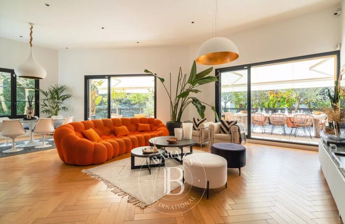 VENTE - MARSEILLE - 13009 - APPARTEMENT D'EXCEPTION - 3 CHAMBRES — photo 2