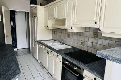 Appartement 3 pièces 1027 €
