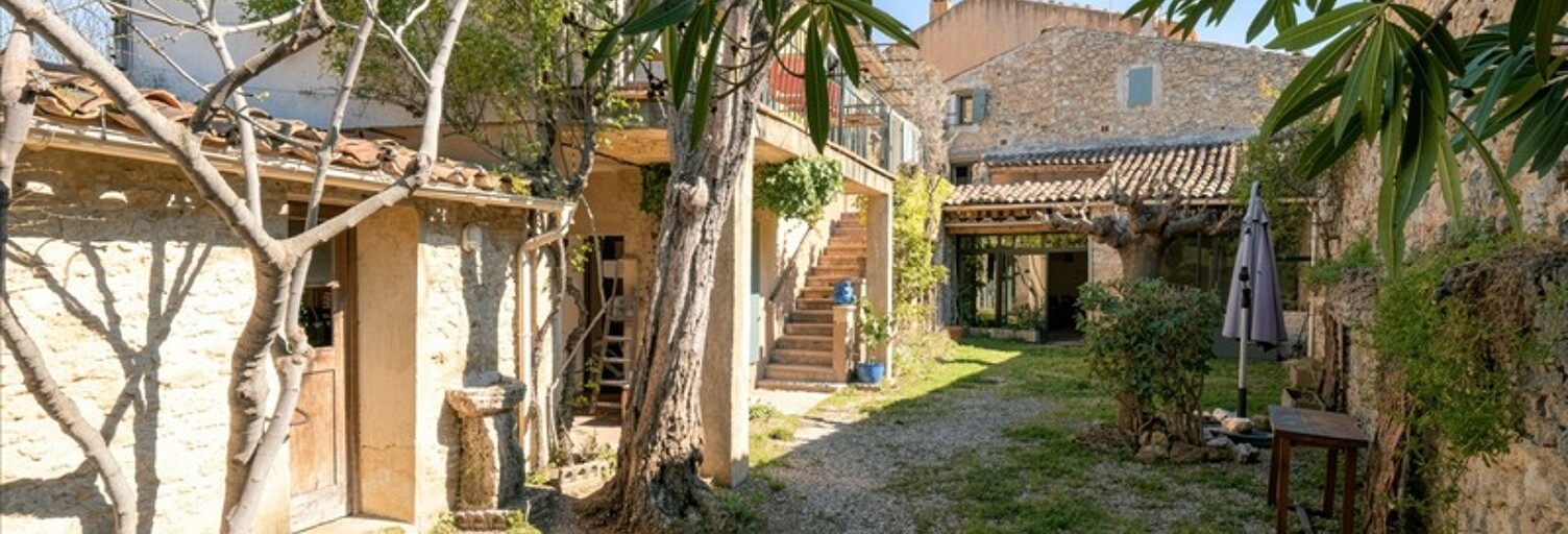 Maison 7 Pièces 218 m² à vendre à Saint-Martin-de-la-Brasque (84760)