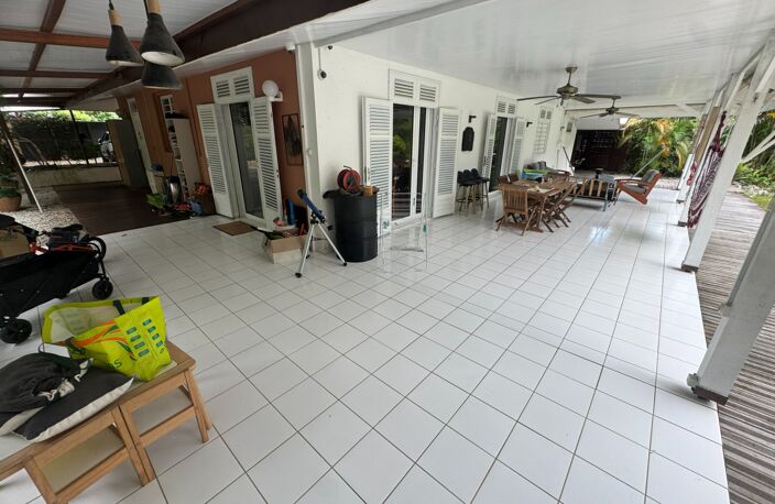 Superbe maison T5 avec piscine et jardin arboré de 1258 m2 Un véritable havre de paix — photo 2