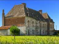 Château du XVIe Siècle au coeur de la Bourgogne à Restaurer - Idéal pour Investisseurs — photo 2