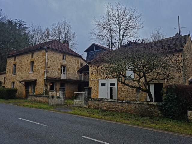 Dpt Lot (46), à vendre FRAYSSINET LE GELAT maison P6 de 124 m² avec dépendances 118 m² sur terrain de 820 m² — photo du bien