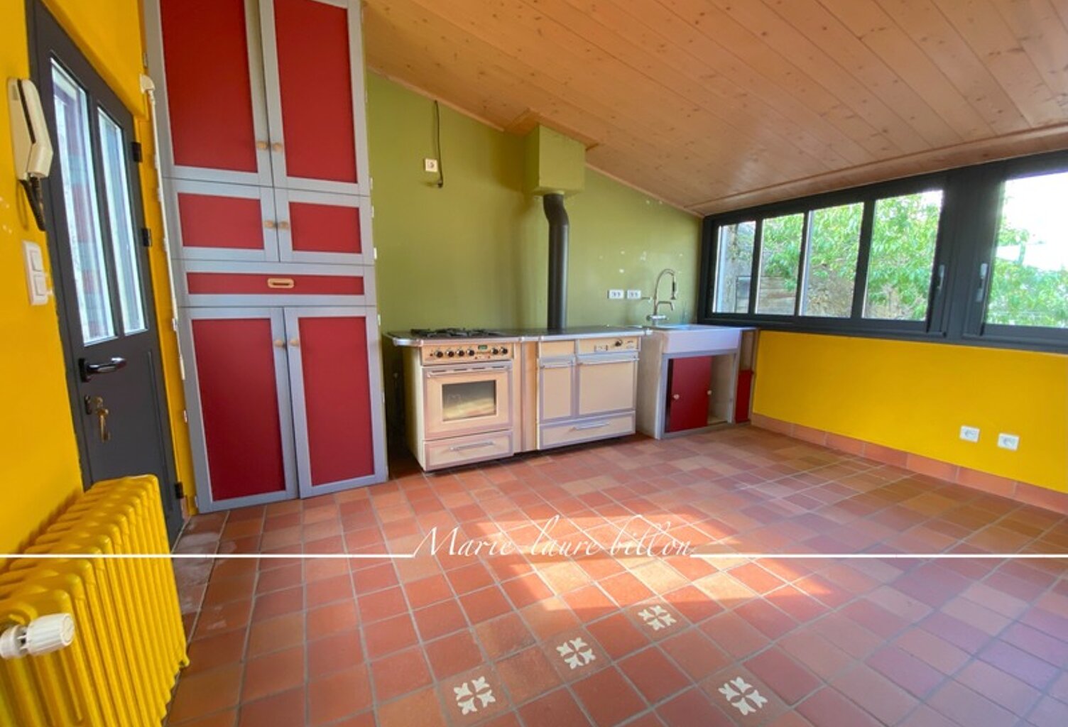 Maison à vendre 4 pièces CHALLANS (85), Maison de ville en pierre, au coeur de Challans, terrasse et jardin de ville — photo 1