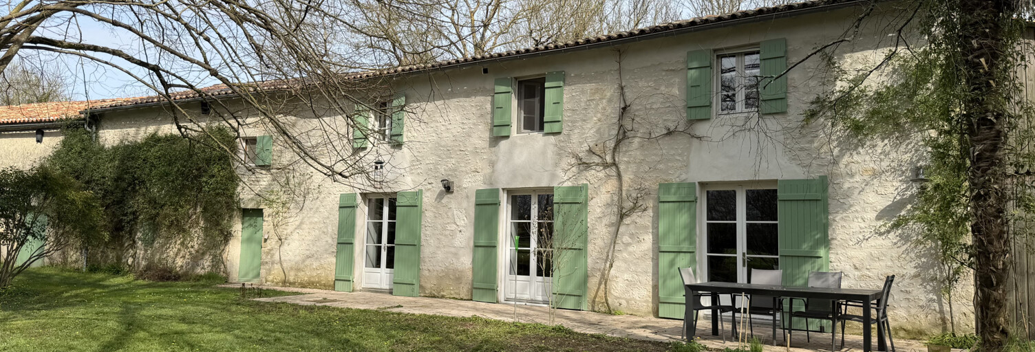 Maison 10 Pièces 280 m² à vendre à Saint-Julien-de-l'Escap (17400)