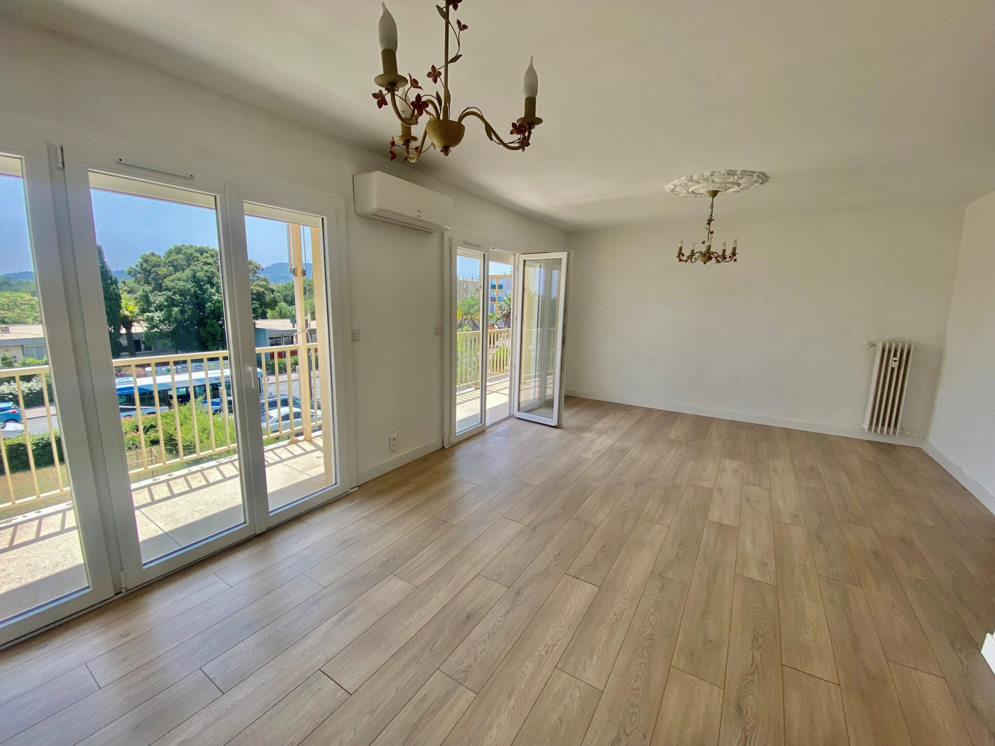 Appartement  T3 à louer Hyères 83400